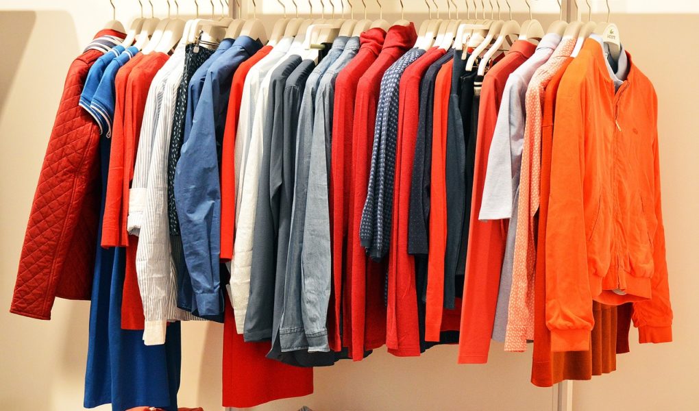 Zrób wrażenie! Oto jak ubrać się na randkę po 40 – elegancko, ale na luzie