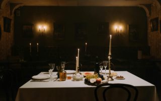 Kolacja w hotelu – klasyczny szyk czy modna nonszalancja?