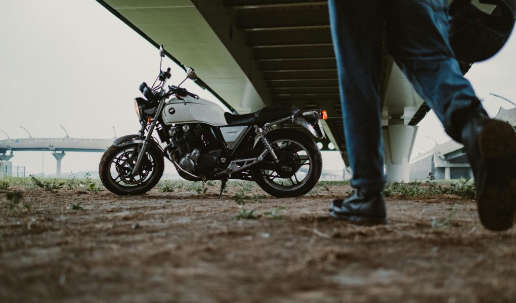 W co się ubrać na motocykl Zobacz 5 elementów stroju, o których nie możesz zapomnieć
