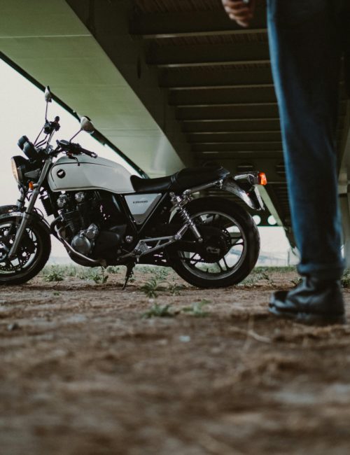 W co się ubrać na motocykl Zobacz 5 elementów stroju, o których nie możesz zapomnieć