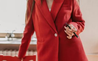 Co pasuje do czerwonego? Zainspiruj się 6 propozycjami