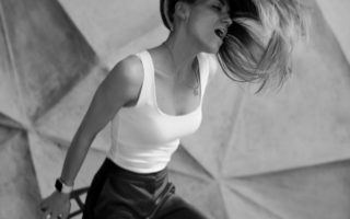 Co pasuje do czarnych spodni damskich? Odkryj inspiracje na 2026