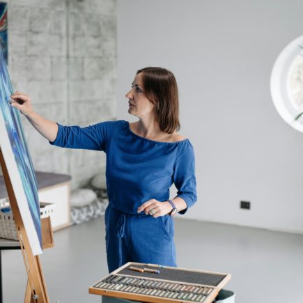 Co pasuje do granatowego? Odkryj 6 najlepszych połączeń kolorów