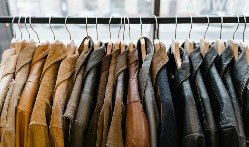 Co pasuje do karmelu? Odkryj 4 kolory idealne do łączenia