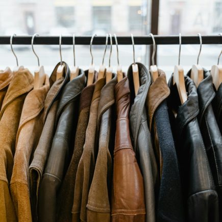 Co pasuje do karmelu? Odkryj 4 kolory idealne do łączenia