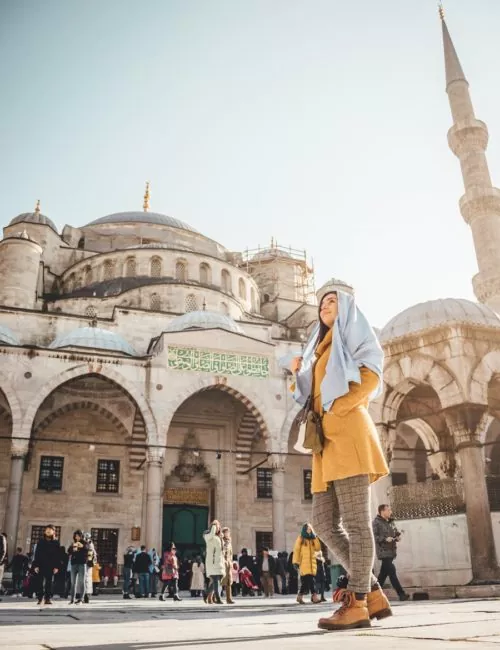 Photo "Stylish and comfortable air travel to Turkey – 4 tips on what to wear"