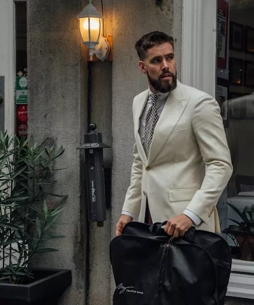 Photo "Comfortable, yet classy – find out how a man should dress casually"