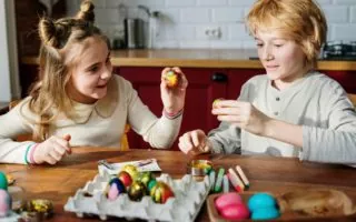 W co się ubrać na śniadanie wielkanocne Stylizacje pełne lekkości i świątecznego klimatu